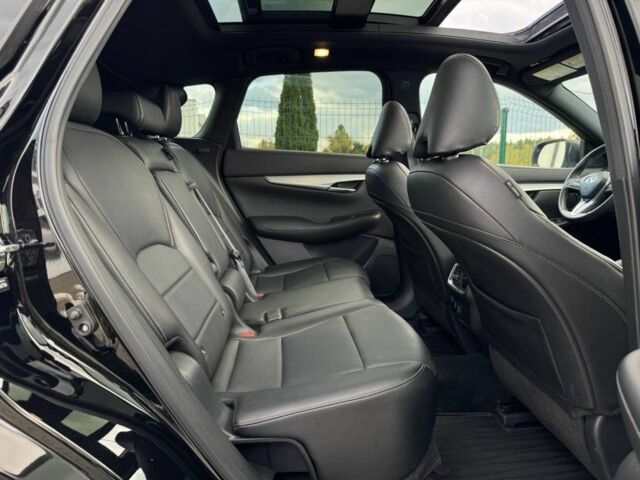 Черный Инфинити QX50, объемом двигателя 2 л и пробегом 30 тыс. км за 25800 $, фото 22 на Automoto.ua