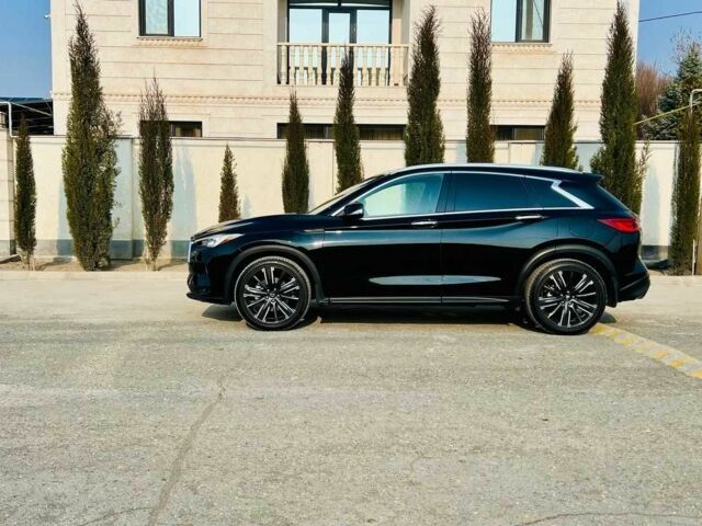 Черный Инфинити QX50, объемом двигателя 2 л и пробегом 89 тыс. км за 21999 $, фото 3 на Automoto.ua