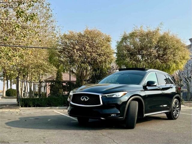 Черный Инфинити QX50, объемом двигателя 2 л и пробегом 89 тыс. км за 21999 $, фото 2 на Automoto.ua