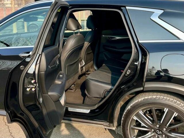 Черный Инфинити QX50, объемом двигателя 2 л и пробегом 89 тыс. км за 21999 $, фото 8 на Automoto.ua