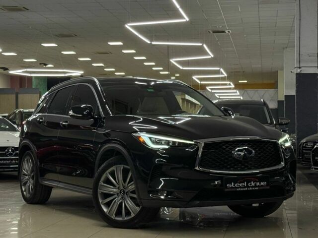 Чорний Інфініті QX50, об'ємом двигуна 2 л та пробігом 72 тис. км за 24499 $, фото 2 на Automoto.ua