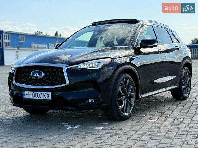 Чорний Інфініті QX50, об'ємом двигуна 2 л та пробігом 63 тис. км за 24600 $, фото 4 на Automoto.ua