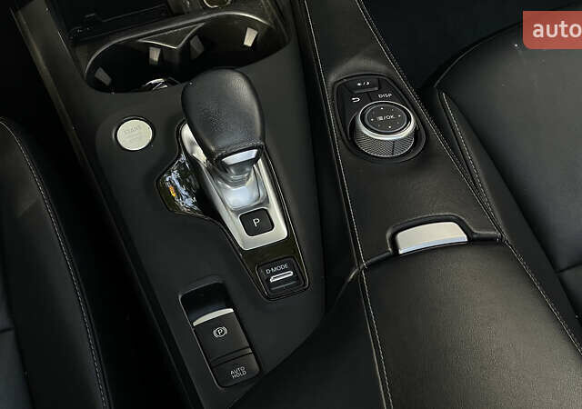 Чорний Інфініті QX50, об'ємом двигуна 2 л та пробігом 84 тис. км за 28500 $, фото 13 на Automoto.ua