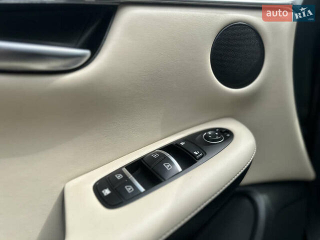 Чорний Інфініті QX50, об'ємом двигуна 2 л та пробігом 33 тис. км за 25200 $, фото 14 на Automoto.ua
