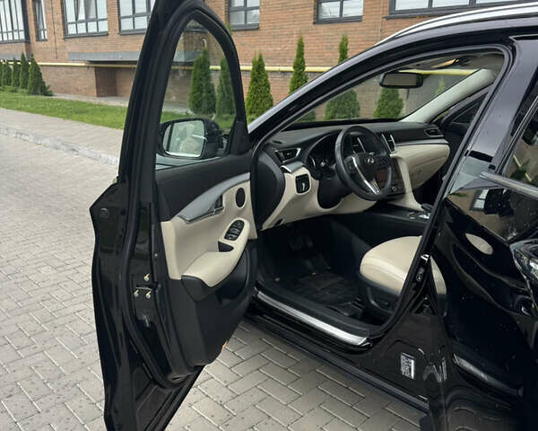 Черный Инфинити QX50, объемом двигателя 2 л и пробегом 42 тыс. км за 30500 $, фото 10 на Automoto.ua