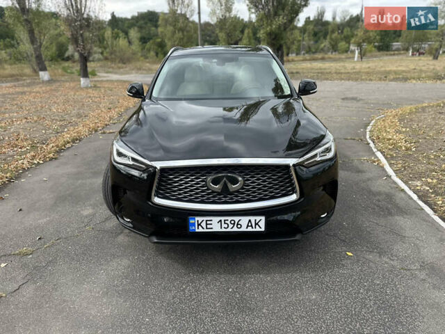 Чорний Інфініті QX50, об'ємом двигуна 2 л та пробігом 33 тис. км за 25200 $, фото 1 на Automoto.ua