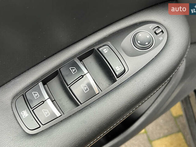 Черный Инфинити QX50, объемом двигателя 2 л и пробегом 92 тыс. км за 24999 $, фото 9 на Automoto.ua