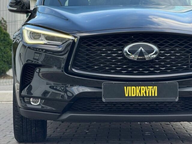 Черный Инфинити QX50, объемом двигателя 2 л и пробегом 30 тыс. км за 25800 $, фото 3 на Automoto.ua