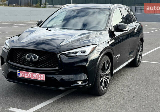 Черный Инфинити QX50, объемом двигателя 2 л и пробегом 66 тыс. км за 21500 $, фото 3 на Automoto.ua