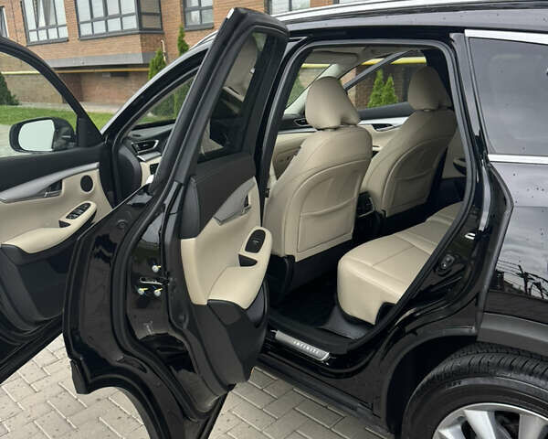 Черный Инфинити QX50, объемом двигателя 2 л и пробегом 42 тыс. км за 30500 $, фото 11 на Automoto.ua