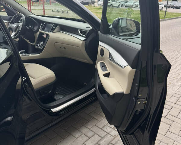 Черный Инфинити QX50, объемом двигателя 2 л и пробегом 42 тыс. км за 30500 $, фото 12 на Automoto.ua