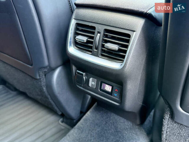 Чорний Інфініті QX50, об'ємом двигуна 2 л та пробігом 63 тис. км за 24600 $, фото 35 на Automoto.ua