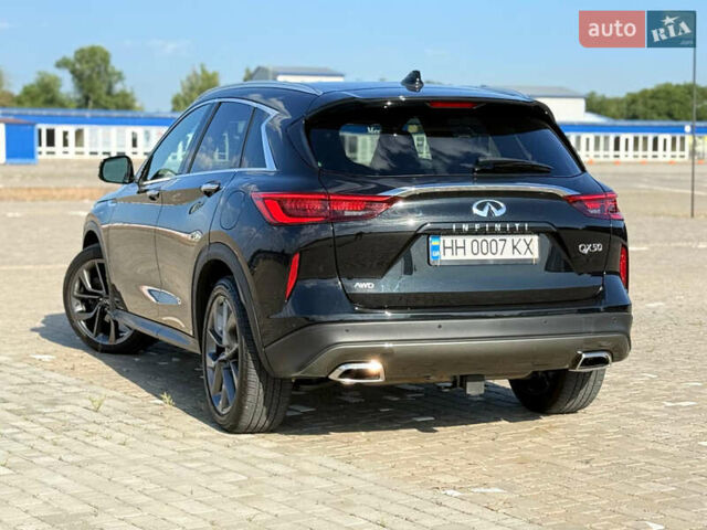 Чорний Інфініті QX50, об'ємом двигуна 2 л та пробігом 63 тис. км за 24600 $, фото 15 на Automoto.ua