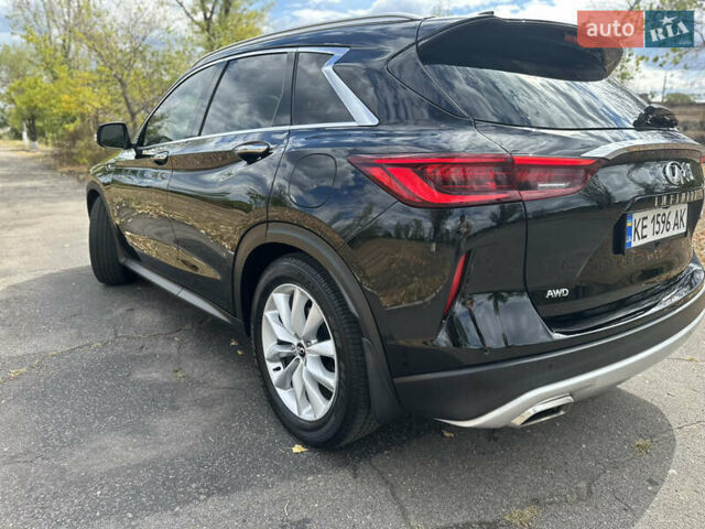 Чорний Інфініті QX50, об'ємом двигуна 2 л та пробігом 33 тис. км за 25200 $, фото 3 на Automoto.ua
