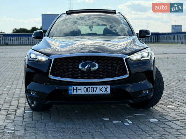 Чорний Інфініті QX50, об'ємом двигуна 2 л та пробігом 63 тис. км за 24600 $, фото 5 на Automoto.ua