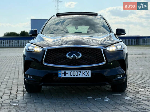 Чорний Інфініті QX50, об'ємом двигуна 2 л та пробігом 63 тис. км за 24600 $, фото 2 на Automoto.ua