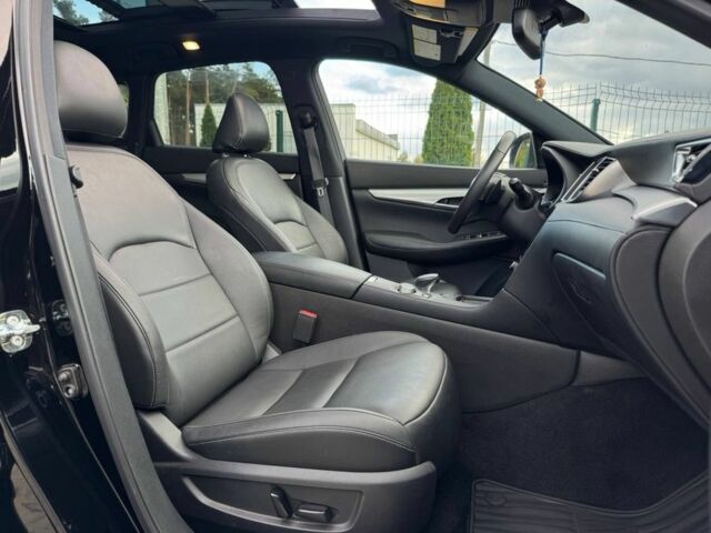 Черный Инфинити QX50, объемом двигателя 2 л и пробегом 30 тыс. км за 25800 $, фото 23 на Automoto.ua