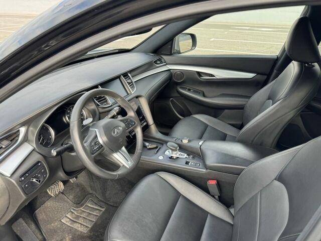 Черный Инфинити QX50, объемом двигателя 2 л и пробегом 66 тыс. км за 21500 $, фото 7 на Automoto.ua