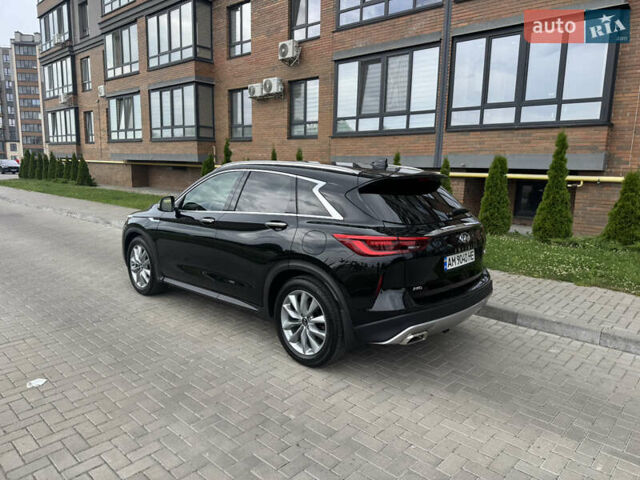 Черный Инфинити QX50, объемом двигателя 2 л и пробегом 42 тыс. км за 30500 $, фото 3 на Automoto.ua