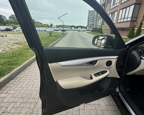 Черный Инфинити QX50, объемом двигателя 2 л и пробегом 42 тыс. км за 30500 $, фото 35 на Automoto.ua