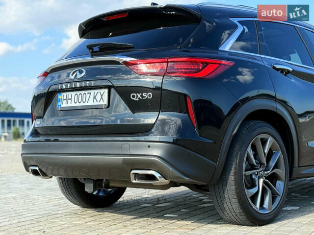 Чорний Інфініті QX50, об'ємом двигуна 2 л та пробігом 63 тис. км за 24600 $, фото 11 на Automoto.ua