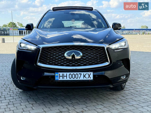 Чорний Інфініті QX50, об'ємом двигуна 2 л та пробігом 63 тис. км за 24600 $, фото 6 на Automoto.ua