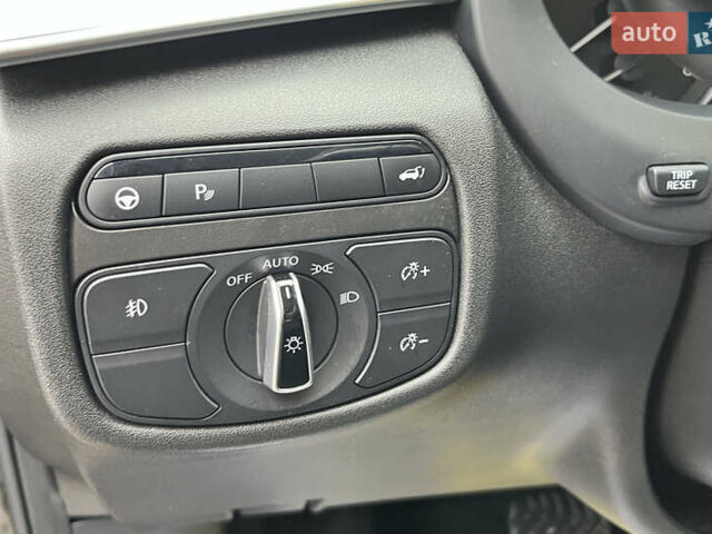 Черный Инфинити QX50, объемом двигателя 2 л и пробегом 92 тыс. км за 24999 $, фото 14 на Automoto.ua