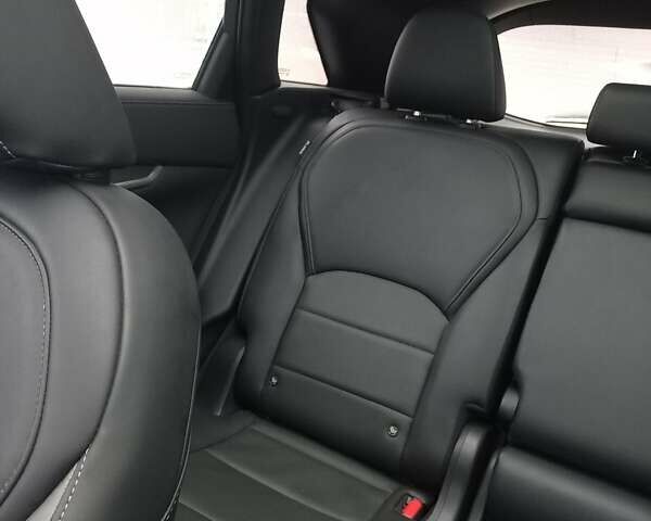 Чорний Інфініті QX50, об'ємом двигуна 2 л та пробігом 7 тис. км за 34800 $, фото 18 на Automoto.ua