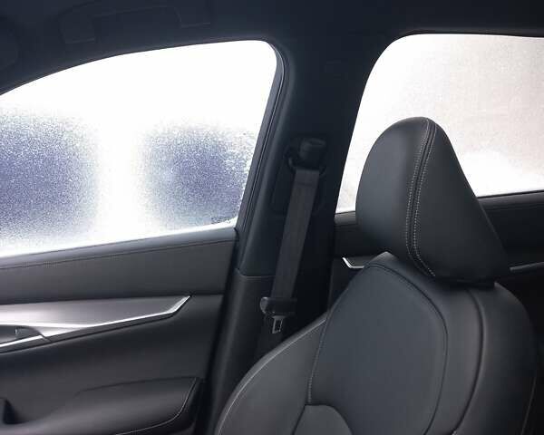 Чорний Інфініті QX50, об'ємом двигуна 2 л та пробігом 7 тис. км за 34800 $, фото 19 на Automoto.ua