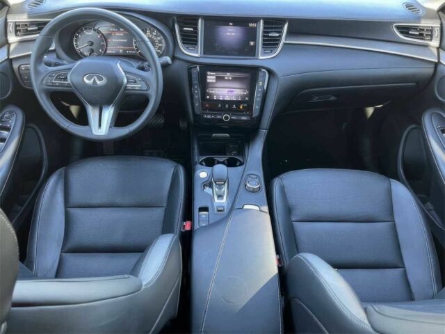 Черный Инфинити QX50, объемом двигателя 2 л и пробегом 19 тыс. км за 7300 $, фото 5 на Automoto.ua