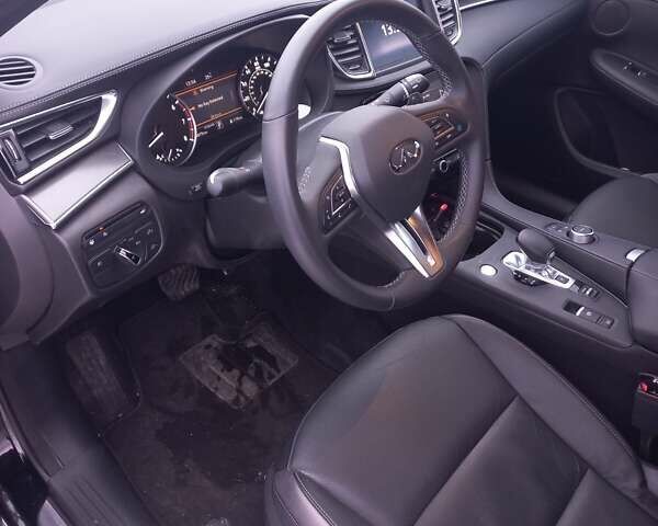 Чорний Інфініті QX50, об'ємом двигуна 2 л та пробігом 7 тис. км за 34800 $, фото 35 на Automoto.ua