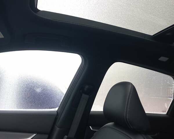 Чорний Інфініті QX50, об'ємом двигуна 2 л та пробігом 7 тис. км за 34800 $, фото 15 на Automoto.ua
