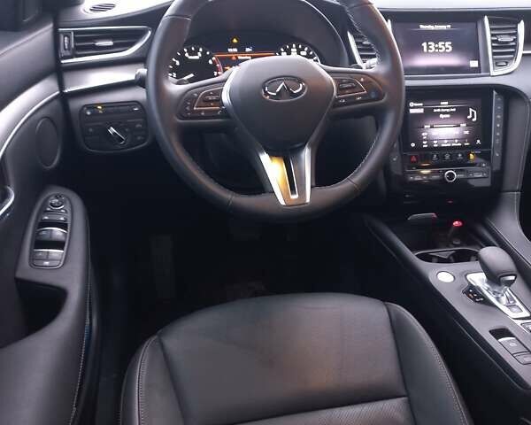 Чорний Інфініті QX50, об'ємом двигуна 2 л та пробігом 7 тис. км за 34800 $, фото 40 на Automoto.ua