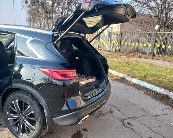 Чорний Інфініті QX50, об'ємом двигуна 2 л та пробігом 7 тис. км за 34800 $, фото 7 на Automoto.ua
