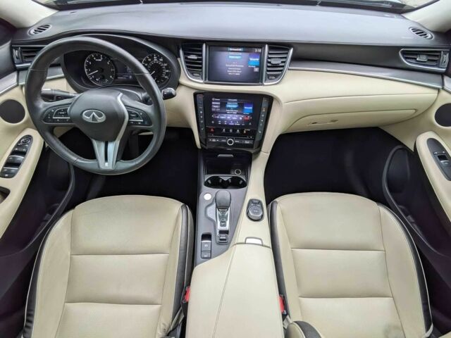 Черный Инфинити QX50, объемом двигателя 2 л и пробегом 25 тыс. км за 16000 $, фото 7 на Automoto.ua