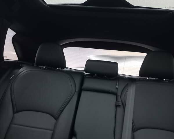 Чорний Інфініті QX50, об'ємом двигуна 2 л та пробігом 7 тис. км за 34800 $, фото 17 на Automoto.ua