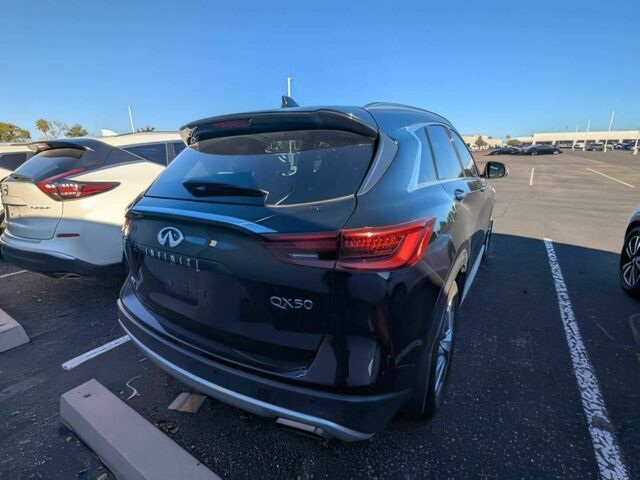 Чорний Інфініті QX50, об'ємом двигуна 2 л та пробігом 23 тис. км за 15500 $, фото 3 на Automoto.ua