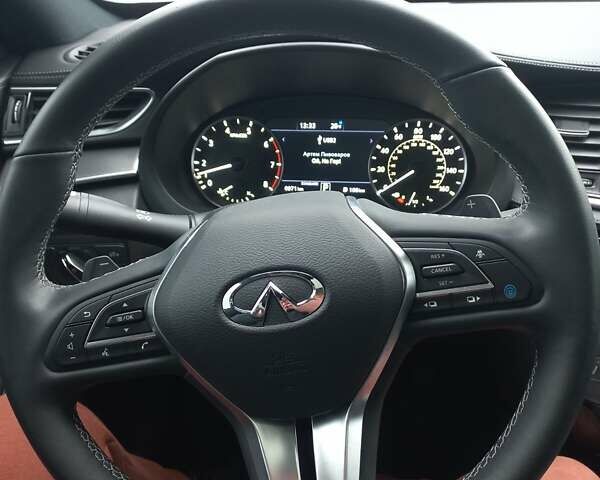 Чорний Інфініті QX50, об'ємом двигуна 2 л та пробігом 7 тис. км за 34800 $, фото 21 на Automoto.ua