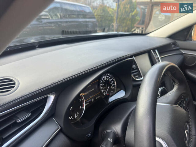 Чорний Інфініті QX50, об'ємом двигуна 2 л та пробігом 80 тис. км за 21900 $, фото 13 на Automoto.ua