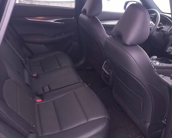 Чорний Інфініті QX50, об'ємом двигуна 2 л та пробігом 7 тис. км за 34800 $, фото 43 на Automoto.ua
