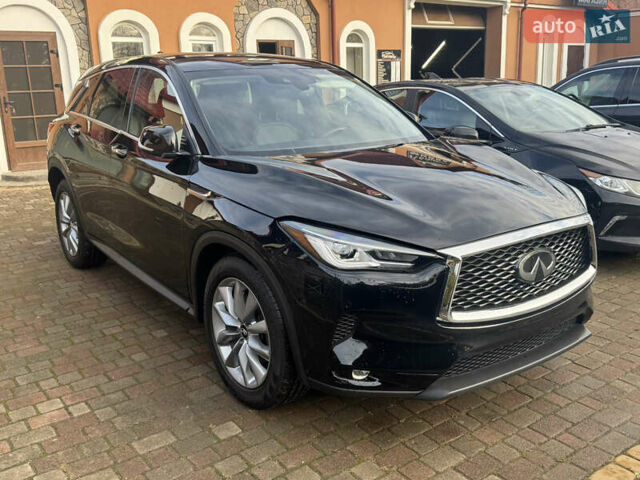 Чорний Інфініті QX50, об'ємом двигуна 2 л та пробігом 80 тис. км за 21900 $, фото 2 на Automoto.ua