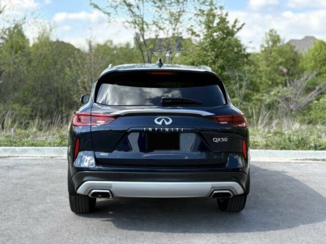 Чорний Інфініті QX50, об'ємом двигуна 2 л та пробігом 40 тис. км за 11000 $, фото 4 на Automoto.ua