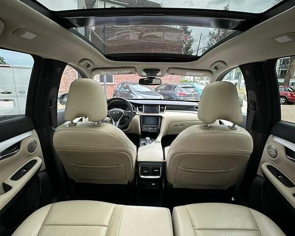 Коричневый Инфинити QX50, объемом двигателя 2 л и пробегом 92 тыс. км за 28000 $, фото 11 на Automoto.ua