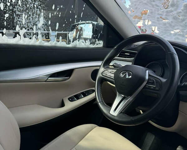 Коричневый Инфинити QX50, объемом двигателя 2 л и пробегом 65 тыс. км за 25000 $, фото 9 на Automoto.ua