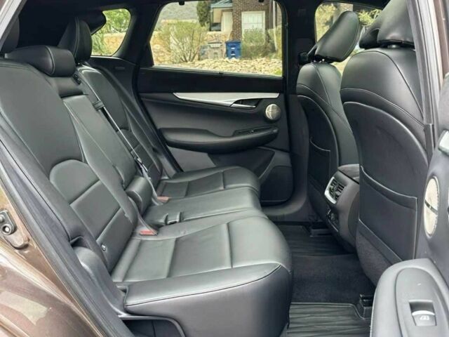 Коричневий Інфініті QX50, об'ємом двигуна 2 л та пробігом 49 тис. км за 19400 $, фото 12 на Automoto.ua