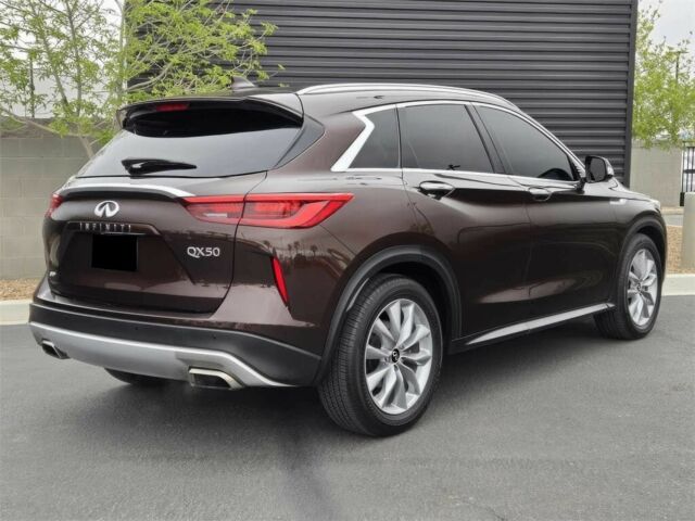 Коричневий Інфініті QX50, об'ємом двигуна 2 л та пробігом 50 тис. км за 19300 $, фото 4 на Automoto.ua