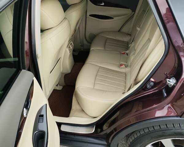 Красный Инфинити QX50, объемом двигателя 3.7 л и пробегом 120 тыс. км за 12100 $, фото 9 на Automoto.ua