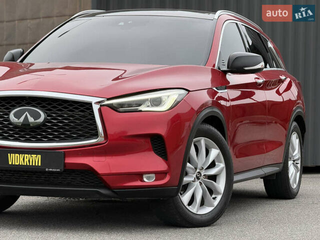 Красный Инфинити QX50, объемом двигателя 2 л и пробегом 132 тыс. км за 22350 $, фото 3 на Automoto.ua