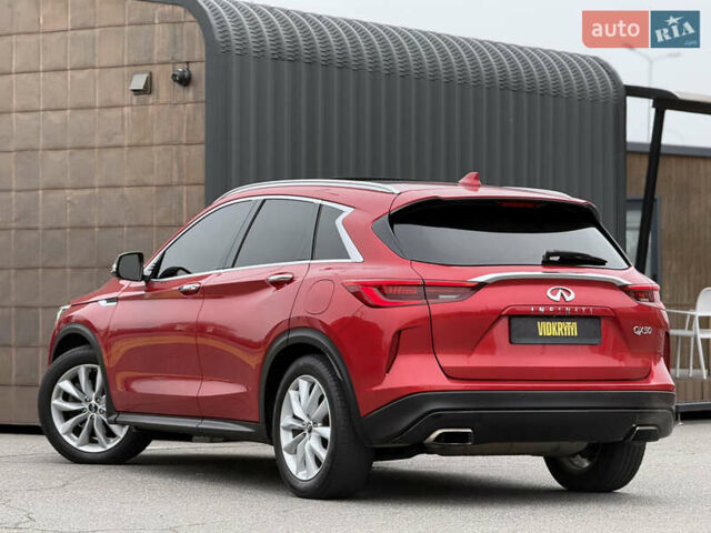 Красный Инфинити QX50, объемом двигателя 2 л и пробегом 132 тыс. км за 22350 $, фото 18 на Automoto.ua