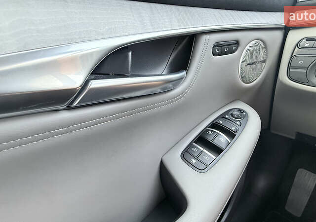 Красный Инфинити QX50, объемом двигателя 1.99 л и пробегом 26 тыс. км за 36000 $, фото 23 на Automoto.ua